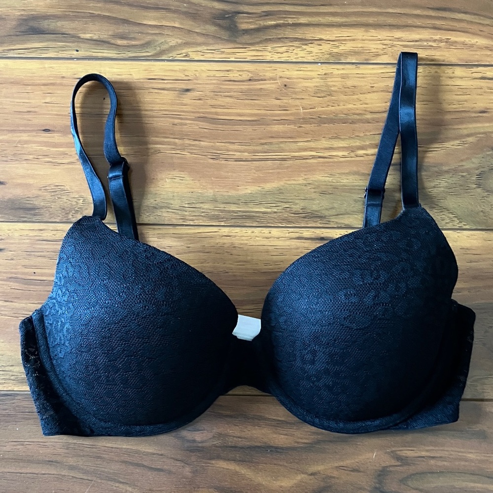 PINK Victoria's Secret Black Lace Bra size 34D